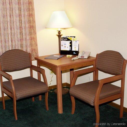 Hotel Super 8 By Wyndham Berlin Wi Zimmer foto